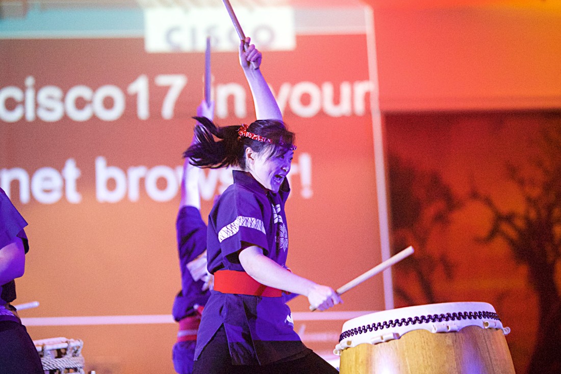 around_world_0003_EyeofPassion_000 151