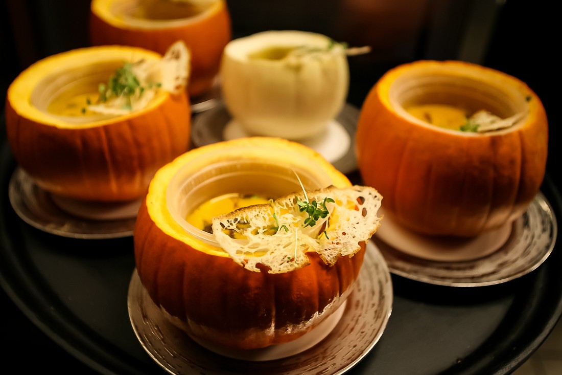 haunted_dinner_0013_Layer 1